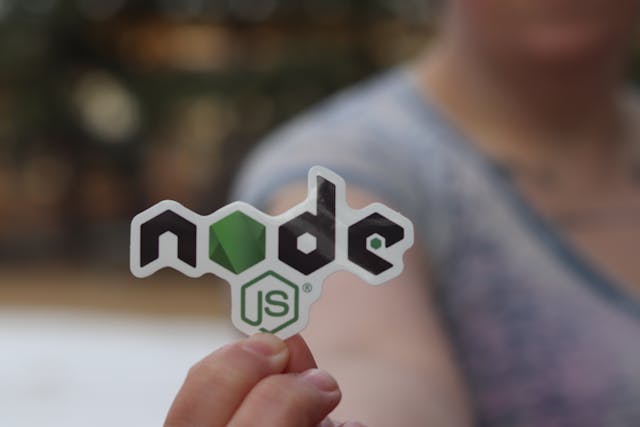 Menghubungkan Node.js dengan Database SQL dan NoSQL